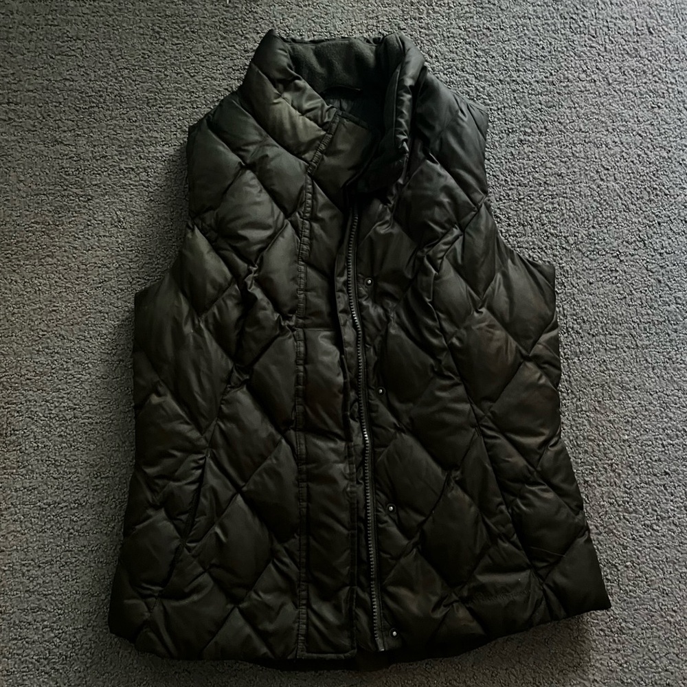 Eddie Bauer Puffer Vest - Size S